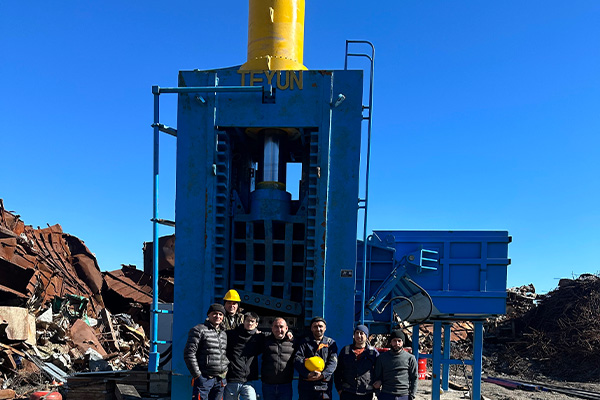 ¡Felicidades! Se completó la instalación de la cizalla pórtico de 1000 toneladas en Armenia